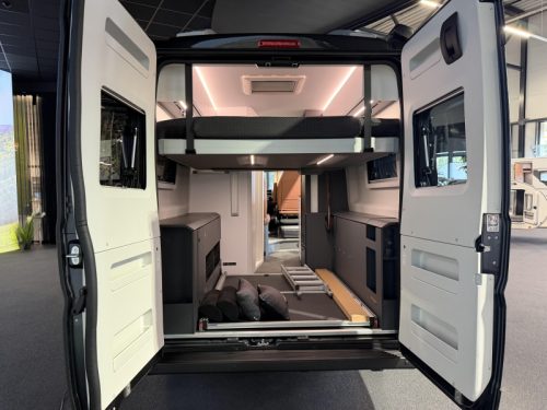 Adria Twin Sports 640 SGX pop-top roof / automatic photo: 13