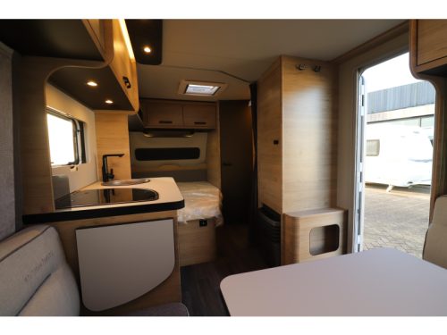 Weinsberg CaraOne Edition HOT 450 FU MODEL 2027 - 771 FLOOR photo: 8