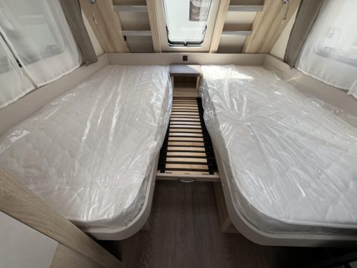 Hobby De Luxe 495 UL 1800-sfeer-bedver-reswiel Foto: 7