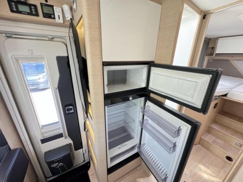 RAPIDO M66 Automaat Lits jumeaux Syst&egrave;me de mise &agrave; niveau 2x Airco photo : 17