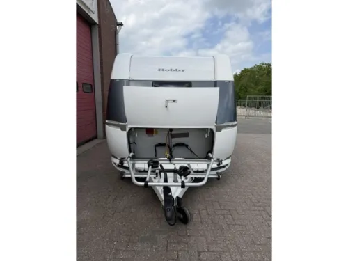 Hobby De Luxe 400 SFE Incl. Mover and Awning photo: 8