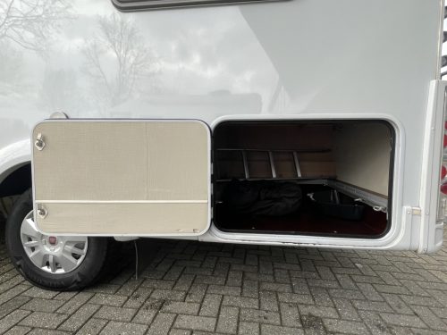 Sunlight Capron Libert&eacute; VIP 690 VIP FRENCH BED+PULL-DOWN BED ROOF AIRCO photo: 20
