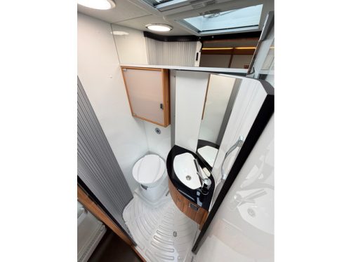 P&ouml;ssl Summit 640 AUTOMAAT / NIEUWE ALLSEASONS / CARPLAY / AUTOMATISCHE AIRCO / DUO CONTROL / 2x CAMPERACCU / LUIFEL foto: 8