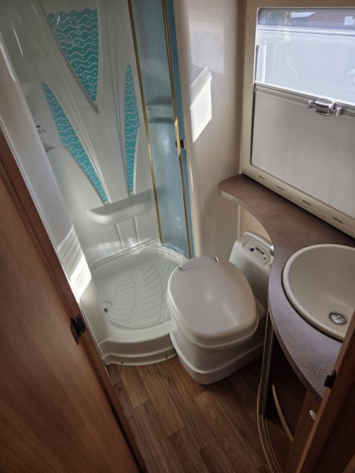 Chausson Welcome 85 Fiat 130 PS 2008 NL Auto Foto: 19