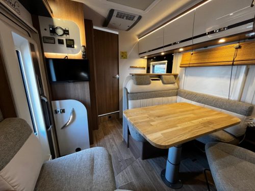 Dethleffs Trend 6757 Motorhome, A-class 4 persons photo: 5