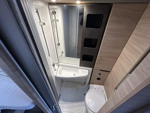 Knaus Van TI Man 650 MEG with leveling system photo: 9