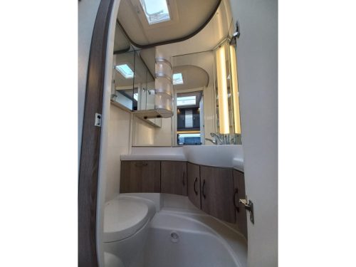 Hobby On Tour 460 DL 1500kg-bedverb-vloerverwa  foto: 10