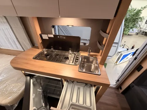 Knaus Sport 460 EU 1800KG + Lits jumeaux photo : 14