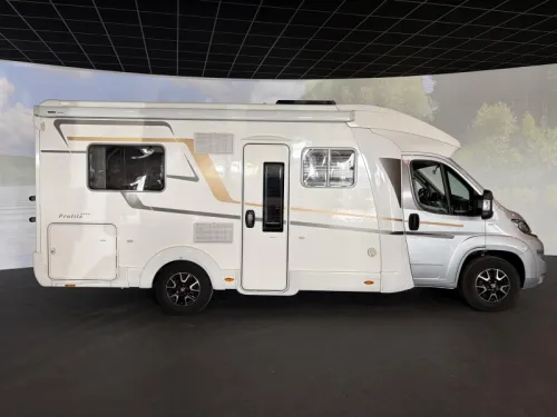 Eura Mobil Profila T 675 SB Franz&ouml;sisches Bett / Navigation Foto: 9
