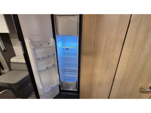 LMC Tourer Lift H 730 G Drop-down bed/air conditioning/solar panel photo: 13