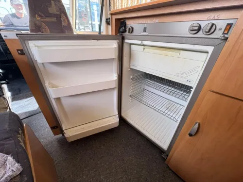 Hymer B 574 130PK,Festbett,Topaufteilung  Foto: 16