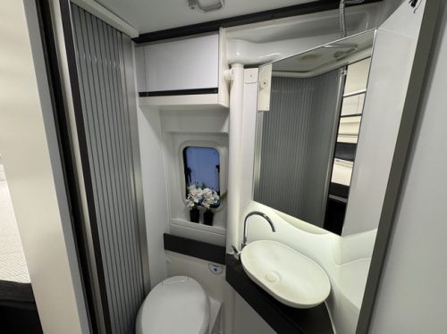 Adria Twin Supreme 640 SLB 140 hp AUTOMATIC 9-Speed Euro6 Fiat Ducato 8 **Single beds/4 seats/Awning/Towbar/Enduro Bike photo: 23