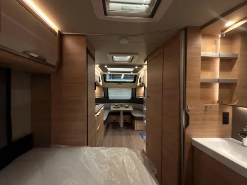 Knaus Sudwind Black Selection 500 FU 1800KG+Boden+Franz&ouml;sisches Bett  Foto: 13