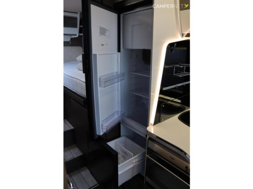 Mc Louis MC4 865 140pk Automaat | Levelsysteem | 5 Zitplaatsen | Dak airco | Hefbed | Luifel | Construct slot | Zonnepaneel | Fietsendrag foto: 19