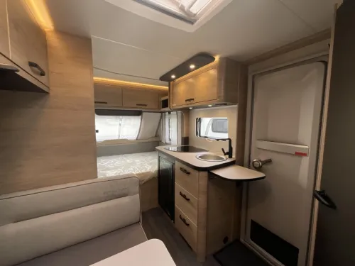 Weinsberg CaraOne Edition HOT 390 QD COMPACT-ACTION MODEL photo: 6