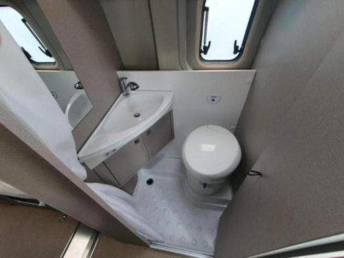 B&uuml;rstner Delfin C 621 L&Auml;NGSBETTEN + ANH&Auml;NGERKUPPLUNG  Foto: 12