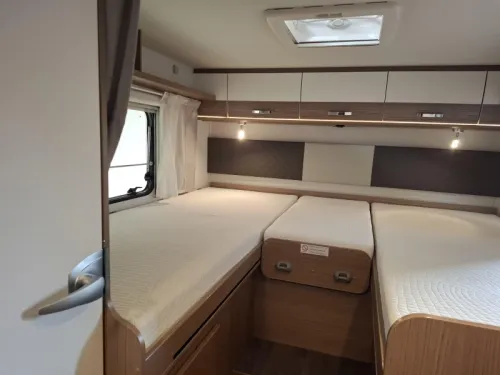 Hymer Carado 447 T 140HP Single Beds Solar photo: 6