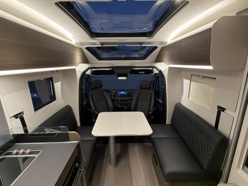 Adria Coral MB Supreme 670 DL Mercedes- L&auml;ngsbetten Foto: 1