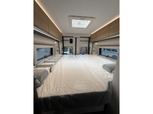 Adria Twin 640 SGX AUFSTELLDACH + HUBBETT Foto: 2