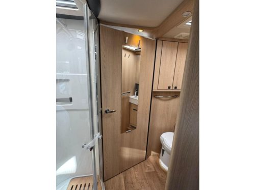 Hymer BML-I 790 Masterline Queensbett Hubbett Alde EP Level Ofen Anh&auml;ngerkupplung Markise Foto: 21