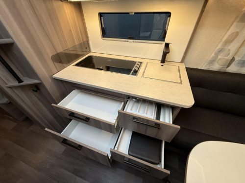 Kabe Estate 560 GLE Neu eingetroffen! Foto: 7