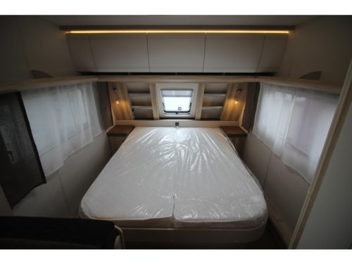 Hobby De Luxe 460 SFF Queensbed photo: 9