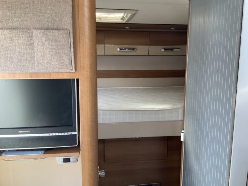 Knaus Van Ti 600 2.3 130 HP Semi-integrated, Transverse bed, Half-dinette, Swivel seats, etc. Year of manufacture 2013 Motorhome centre on the road Marum photo: 9