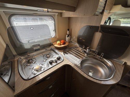 B&uuml;rstner Nexxo Moonlight 728 SINGLE BEDS ROOF AIRCO photo: 6