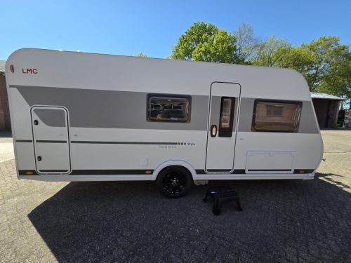 LMC Style Special 490 K - cama alta - mover foto: 2