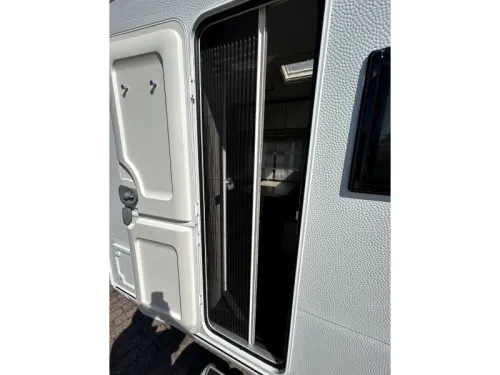 Caravelair Alba 390 Mover, Awning & Canopy photo: 6