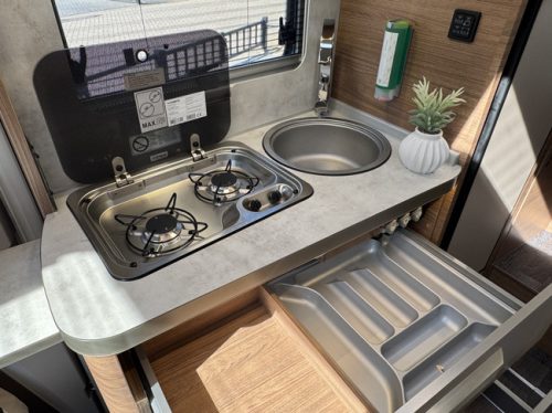 Knaus Van TI Vansation 650 MEG AUTOMAAT 9-Traps 180 pk Euro6 Fiat Ducato 8 **Einzelbetten/Satelliten-TV/Navi/Kamera/Lithium/Anh&auml;ngerkupplung/T Foto: 12