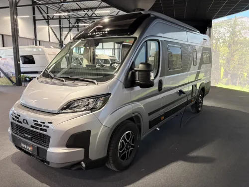 Adria Twin 640 SGX 60 years / toit relevable autom. photo : 2