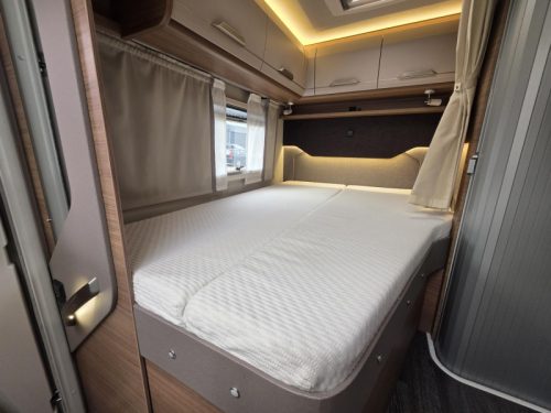 Knaus Van TI 550 MF Kompaktes 6-Meter-Franz&ouml;sisches Bett Foto: 7