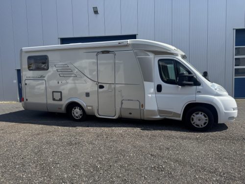 Hymer Exclusive Line 614 CL fixed bed