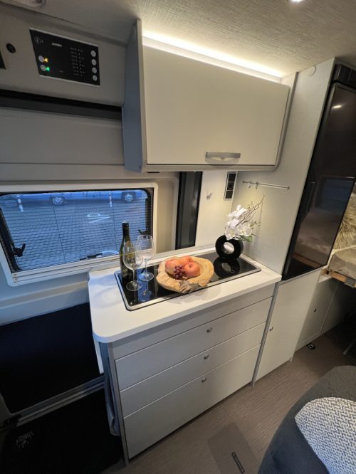 Hymer Free 600 Transverse bed+Pop-top roof 9T AUTOMATIC CARPLAY TOW HITCH photo: 6