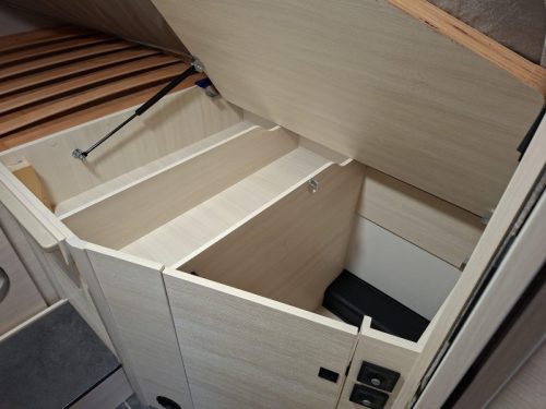 Chausson 777 Titanium Ultimate Einzelbetten XL Garage Foto: 16