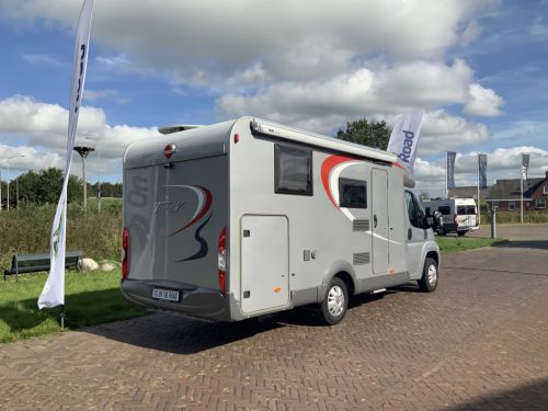 B&uuml;rstner Travel Van 2.3 MultiJ. 130 PK Teilintegriert. Motor-Klimaanlage, Garage, 2 L&auml;ngsbetten, L&auml;nge 6,70 m., etc. Bj 2013 &bdquo;Ihr Wohnmobil-Verkaufsvermittler Wohnmobilzentrum on the road Foto: 5