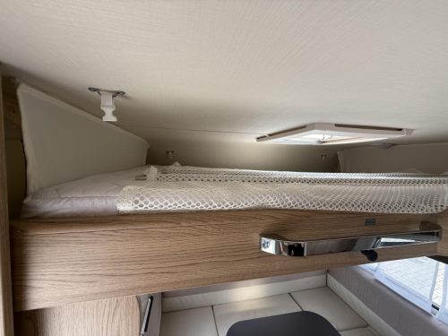 B&uuml;rstner Averso Plus 500 TS AWNING/POP-TOP ROOF/6-PERSON photo: 3