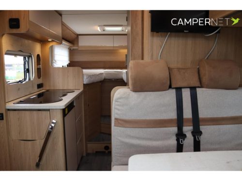 LMC Cruiser V646 140hp Automatic | HEO safe locks | Thule awning | Towbar | Single beds | Bearlock | Panoramic roof | Compact model photo: 9