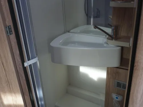 Eura Mobil Profila T 676 EB 170PK/AUTOMAAT/ALDE/ Foto: 17