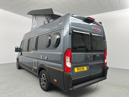 Malibu Van First Class Two Rooms 640 LE RB Charming GT Skyview Foto: 2