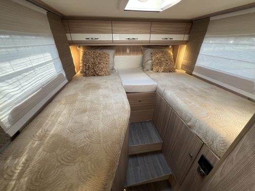 B&uuml;rstner Travel Van T620 Harmony line SINGLE BEDS TOW HITCH photo: 2