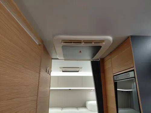 Adria Coral XL 660SL Level Airco Foto: 10