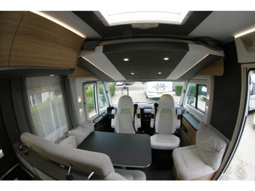 Adria Sonic Axess 700 SC Queensbed, Hubdach, Garage Foto: 5