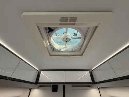Adria Twin Plus 640 SLB Lithium, Wechselrichter, Solar  Foto: 13
