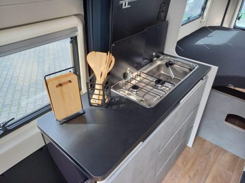 Crosscamp Full 600 - Tough Van conversion  photo: 10