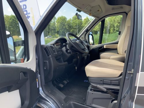 Knaus Van Ti 600 2.3 130 HP Semi-integrated, Transverse bed, Half-dinette, Swivel seats, etc. Year of manufacture 2013 Camper centrum on the road Marum photo: 15
