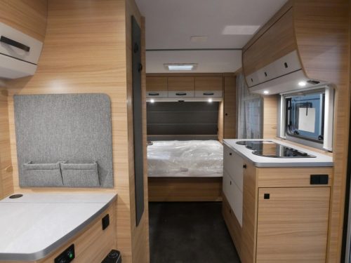 Dethleffs Summer Edition 530 DR U-shaped dinette + Queensbed photo: 7