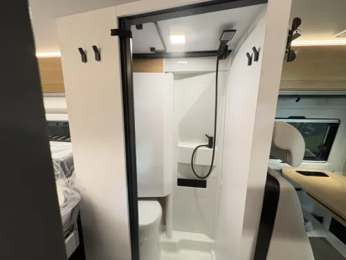 Adria Twin 640 SGX 60 years / Toit relevable autom. photo : 13