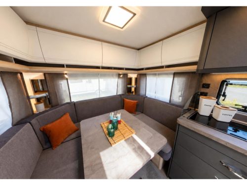 Hobby De Luxe 460 UFE photo: 2